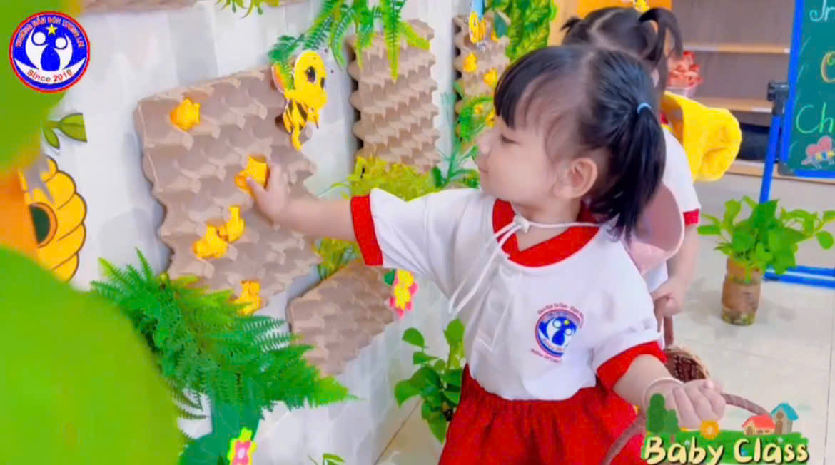TRẢI NGHIỆM ONG NHỎ CHĂM CHỈ