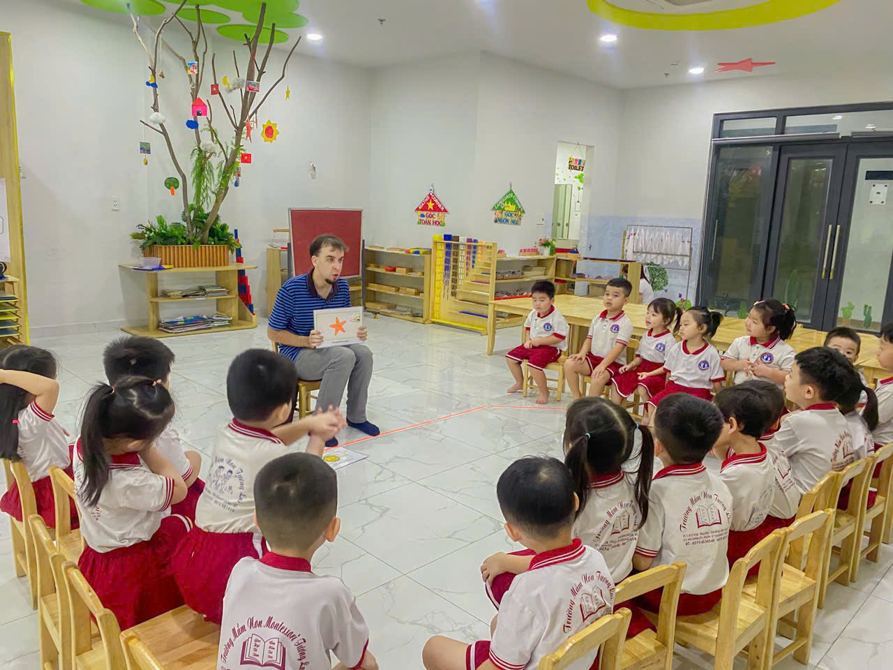 HỌC TIẾNG ANH VỚI GIÁO VIÊN BẢN XỨ