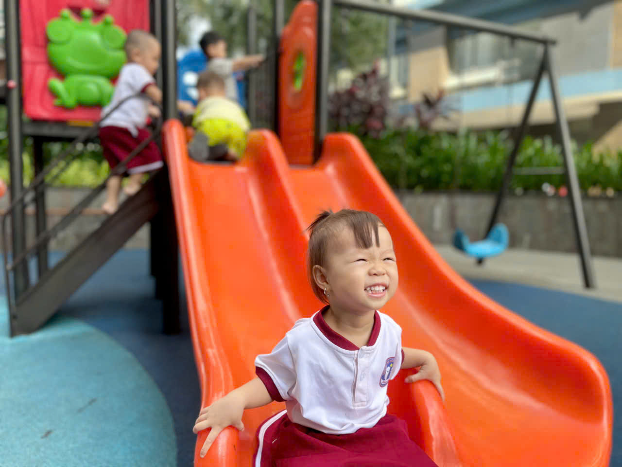 KHOẢNH KHẮC ĐÁNG YÊU