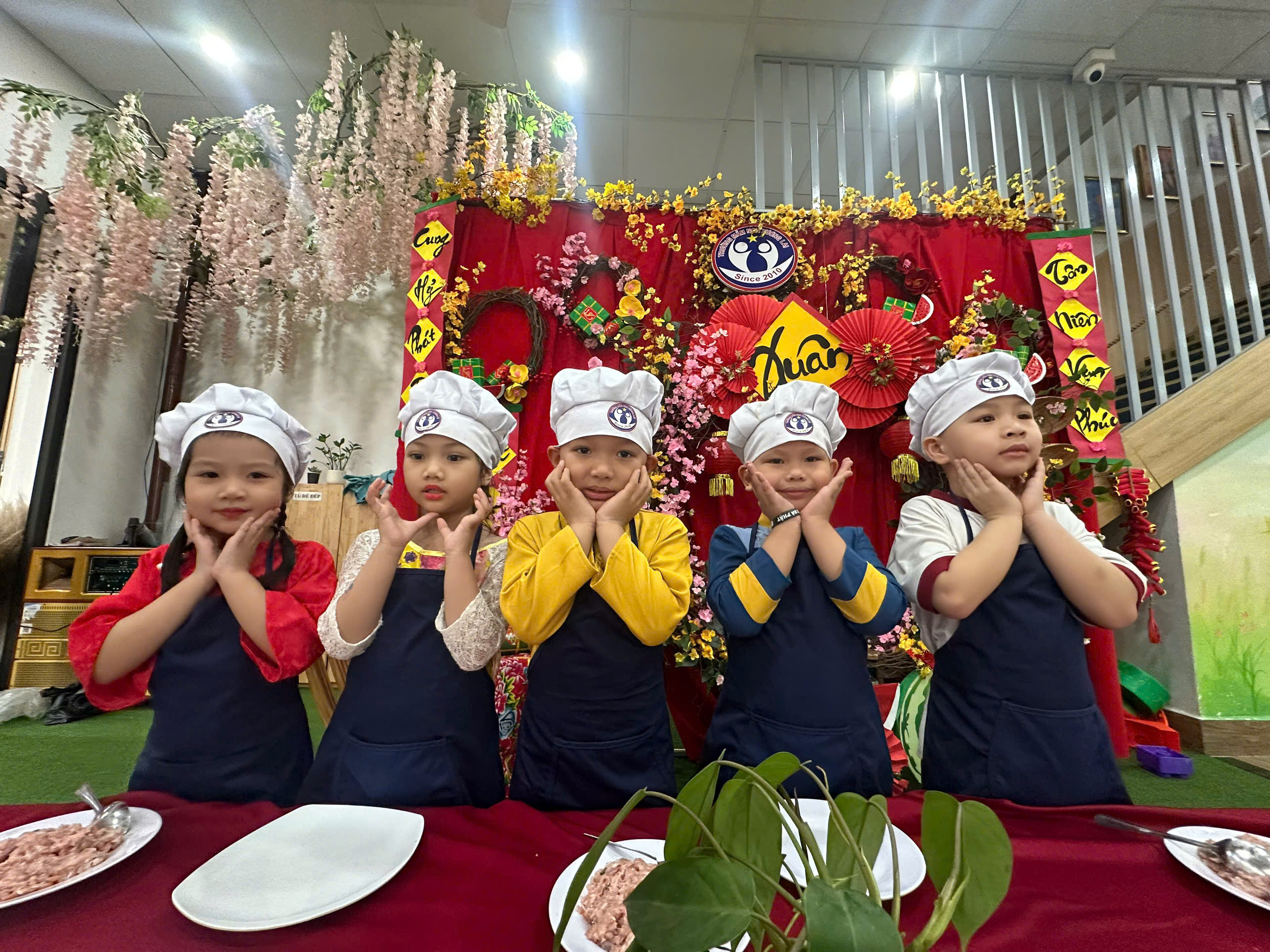 BỮA CƠM ĐOÀN VIÊN